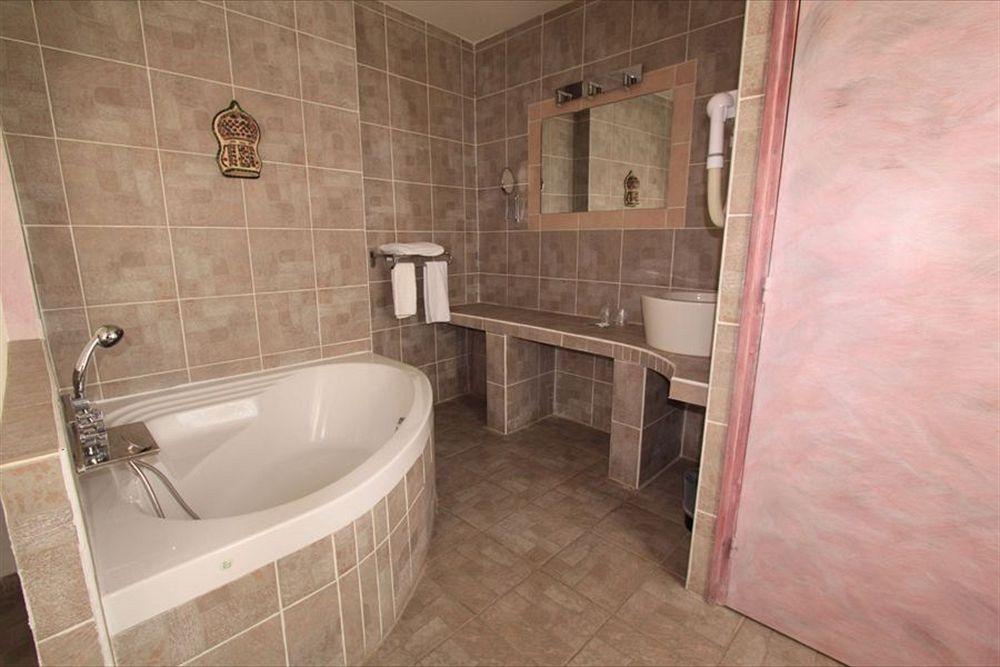 Hotel Le 5 Мартіг Екстер'єр фото